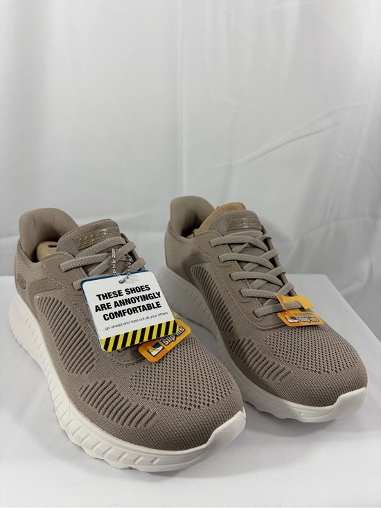 Skechers Shoes - NWT Skechers Women’s Size 6 Slip-Ins Lightweight Beige Sneakers